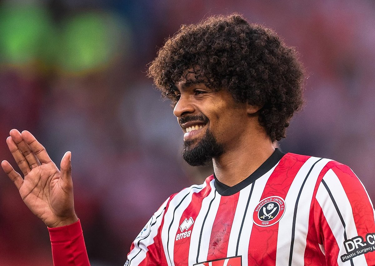 শেফিল্ড ইউনাইটেডের জার্সিতে হামজা চৌধুরী