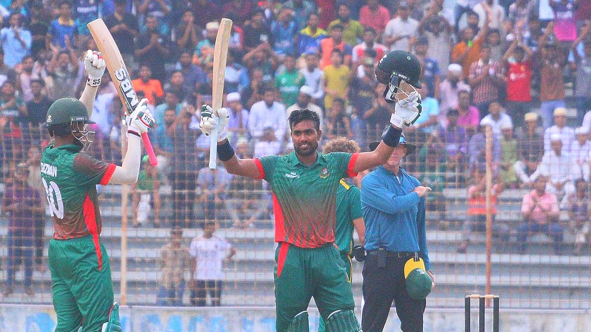 সেঞ্চুরির পর আকবর আলী