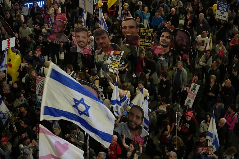 গাজা থেকে জিম্মিদের মুক্তির দাবিতে ইসরায়েলে বিক্ষোভ হয়। তেল আবিব, ২৯ মার্চ, ২০২৫