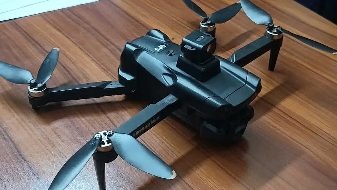 দিনাজপুরের হিলি সীমান্তে ধানখেত থেকে উদ্ধার হওয়া ড্রোন