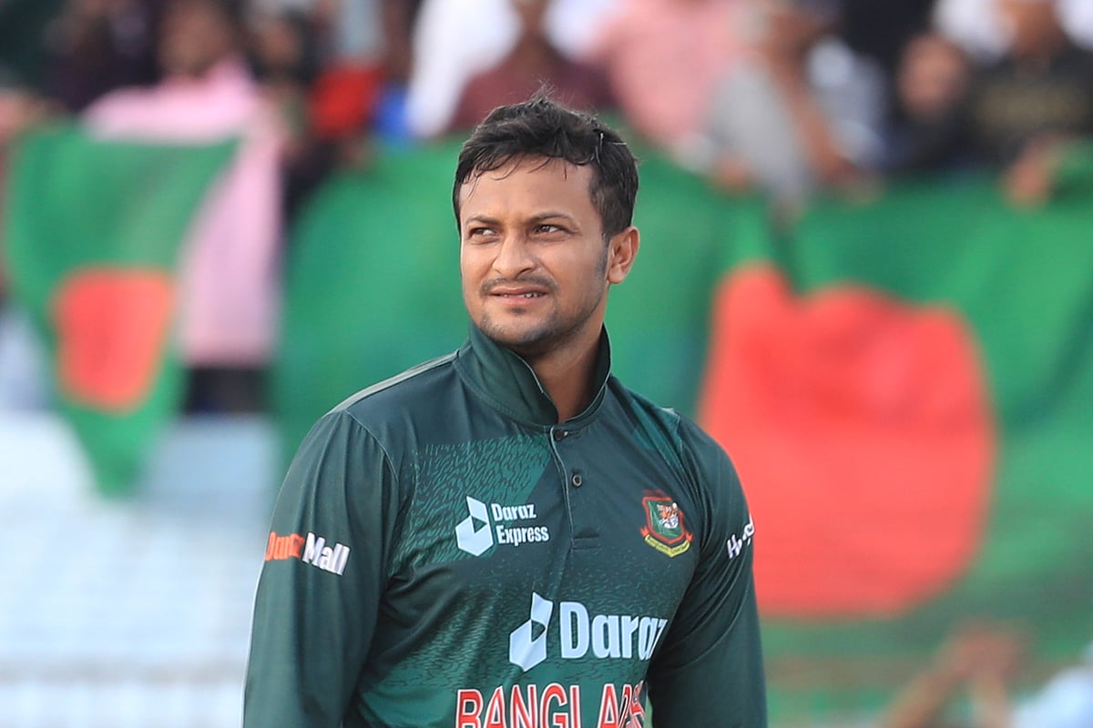 সাকিব আল হাসান আবার মাঠে ফিরছেন।