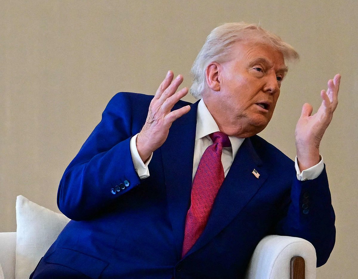 যুক্তরাষ্ট্রের প্রেসিডেন্ট ডোনাল্ড ট্রাম্প