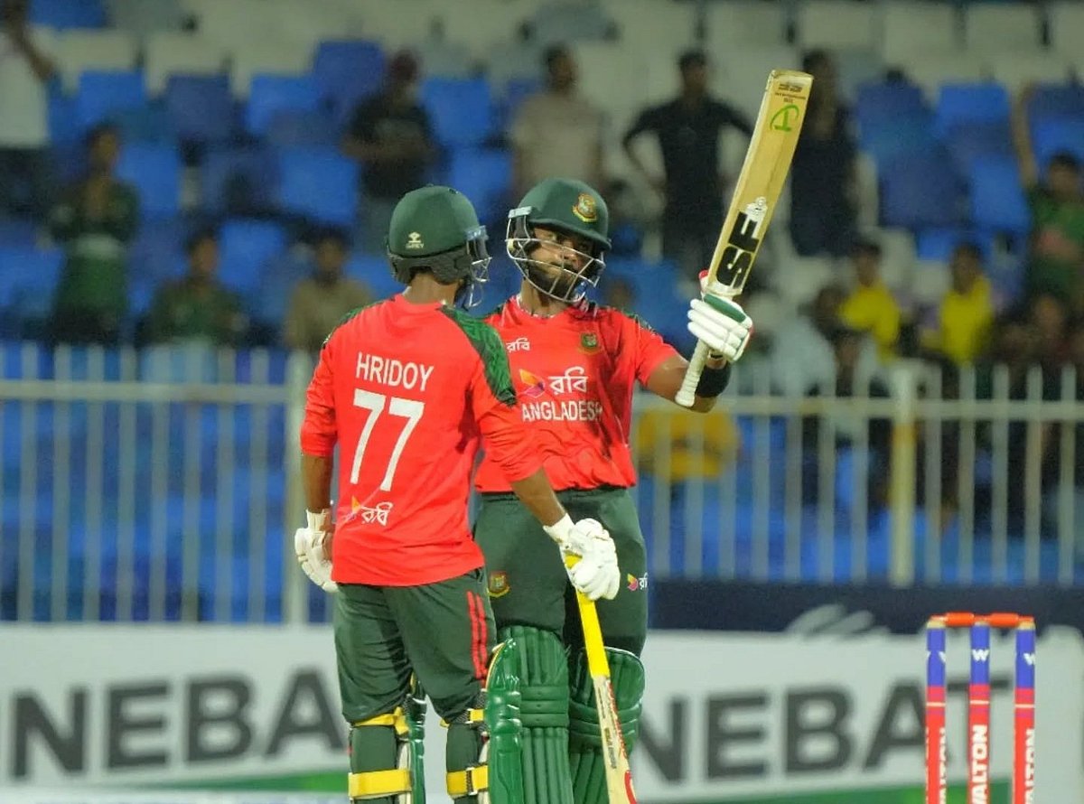 আন্তর্জাতিক ক্রিকেটে প্রথম সেঞ্চুরি পেয়েছেন পারভেজ