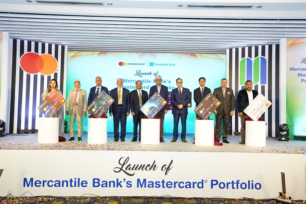 মাস্টারকার্ডের সঙ্গে যুক্ত হয়ে মার্কেন্টাইল ব্যাংক নতুন তিন ধরনের কার্ডসেবা নিয়ে এসেছে। এ উপলক্ষে আয়োজিত অনুষ্ঠানে প্রধান অতিথি ছিলেন অর্থ উপদেষ্টা সালেহউদ্দিন আহমেদ। এ সময় মার্কেন্টাইল ব্যাংক ও মাস্টারকার্ডের ঊর্ধ্বতন কর্মকর্তারা উপস্থিত ছিলেন। গতকাল রাজধানীর র‍্যাডিসন হোটেলে