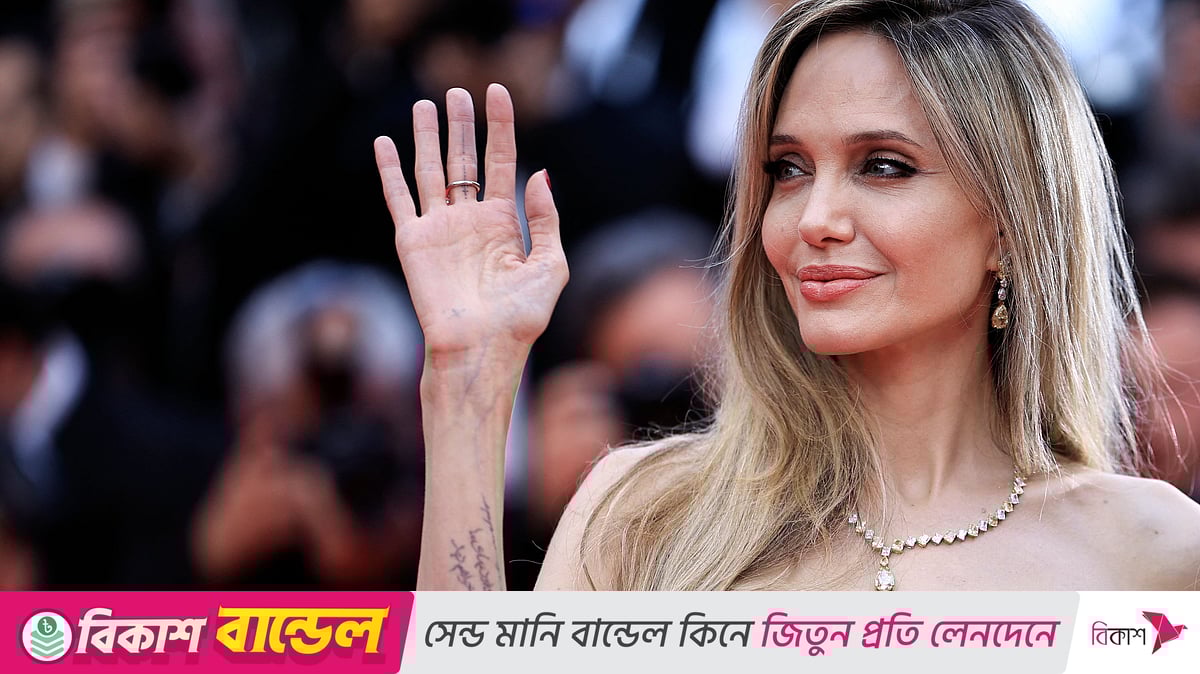 Qizlar yigitlarning ogziga siyadilar Mega ajoyib eshakli joja sifatli jinsiy aloqada boladi