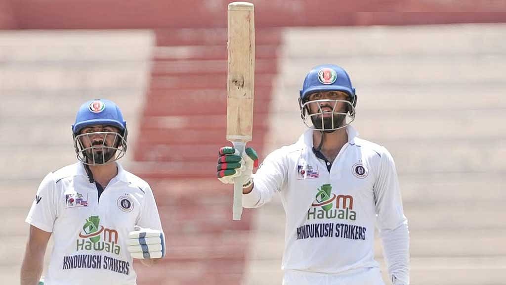 সেঞ্চুরির পর মোহাম্মদ নবীর ছেলে হাসান ইসাখিল