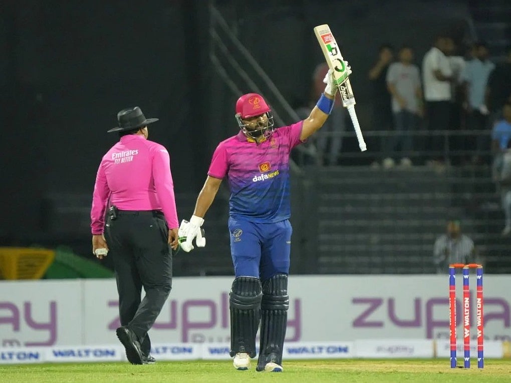 ফিফটির পর ওয়াসিম