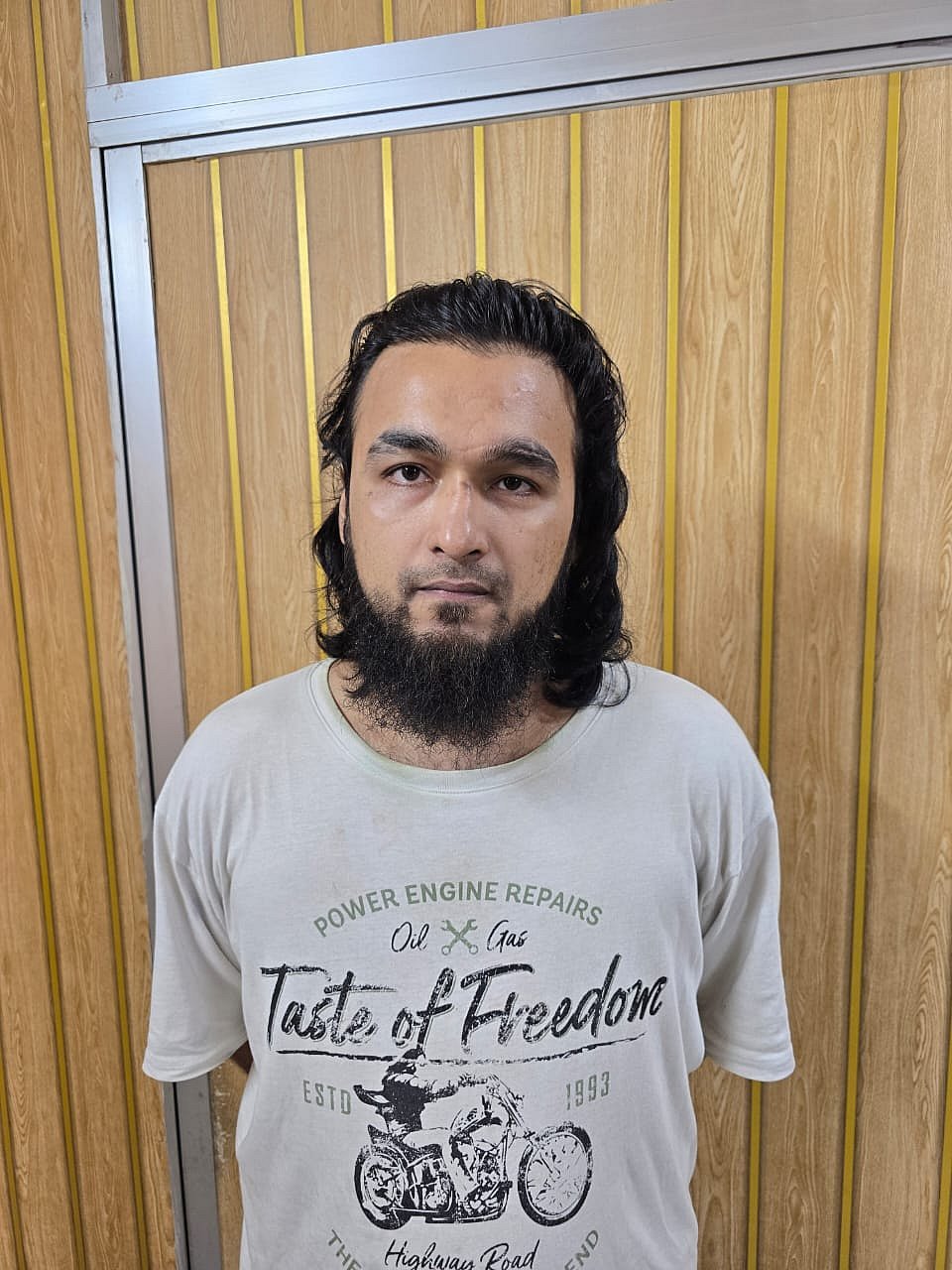 কণ্ঠশিল্পী মাঈনুল আহসান নোবেলকে গতকাল সোমবার রাতে ডেমরা থেকে গ্রেপ্তার করা হয়