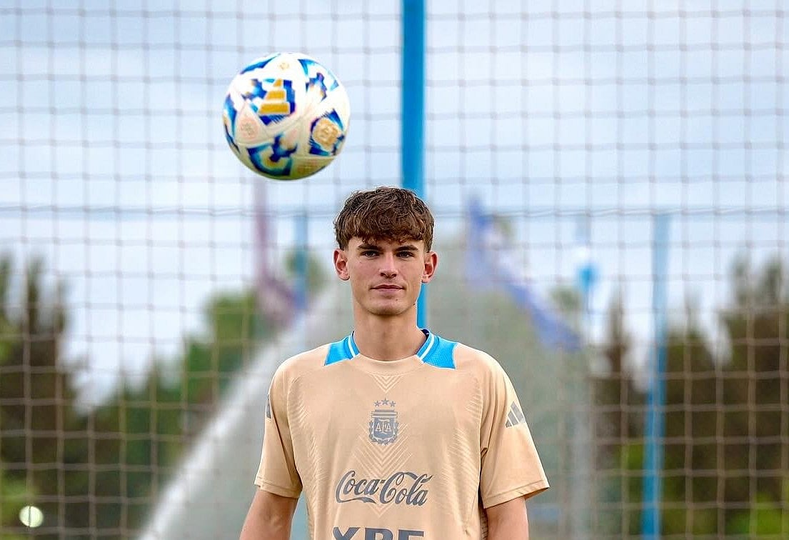 আর্জেন্টিনার মিডফিল্ডার নিকো পাজ