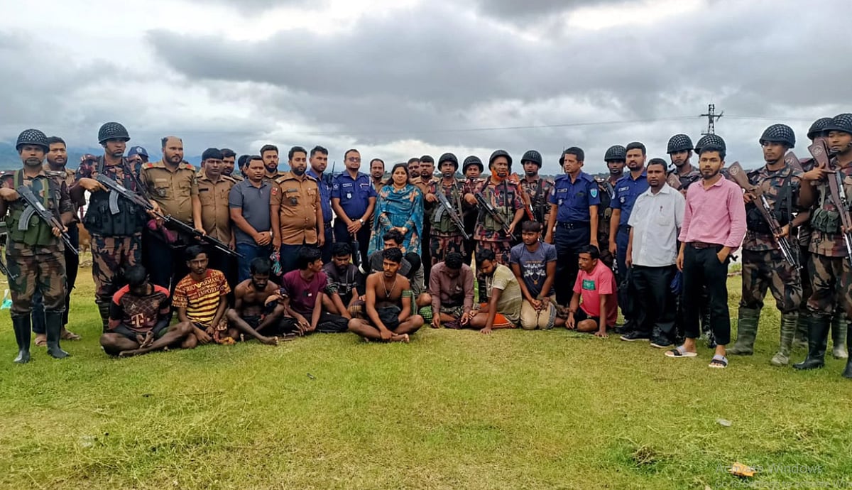 সিলেটের কোম্পানীগঞ্জ উপজেলার সাদাপাথর এলাকায় অভিযান চালিয়ে ১৪ জনকে কারাদণ্ড দেওয়া হয়েছে। গতকাল মঙ্গলবার তোলা