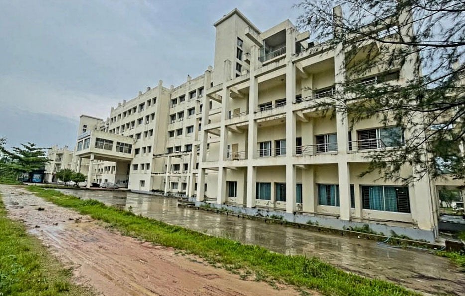 কক্সবাজার সরকারি মেডিকেল কলেজ ভবন