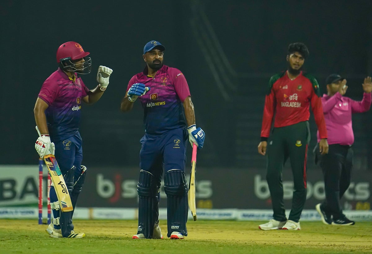সিরিজের তৃতীয় টি–টোয়েন্টিতে বড় ব্যবধানে হেরেছে বাংলাদেশ।