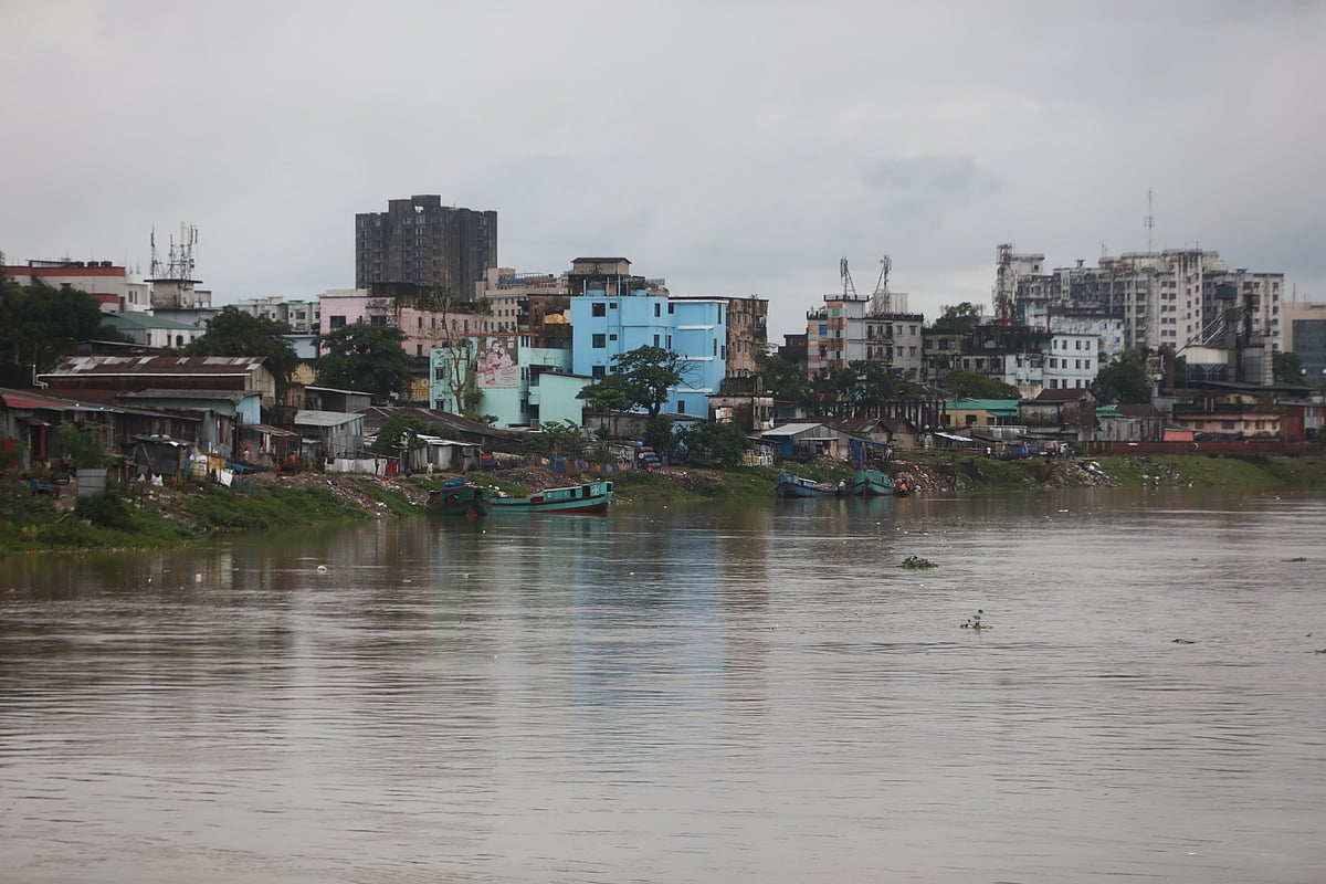 টানা বৃষ্টি  ও পাহাড়ি ঢলে পানি বেড়েছে সুরমা নদীর। সম্প্রতি তোলা