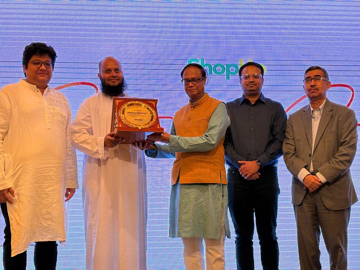 সম্প্রতি ঢাকার একটি হোটেলে শপআপ আয়োজিত ‘গেটওয়ে গালফ’ অনুষ্ঠানে বাংলাদেশ ব্যাংকের গভর্নর আহসান এইচ মনসুরসহ অতিথিরা