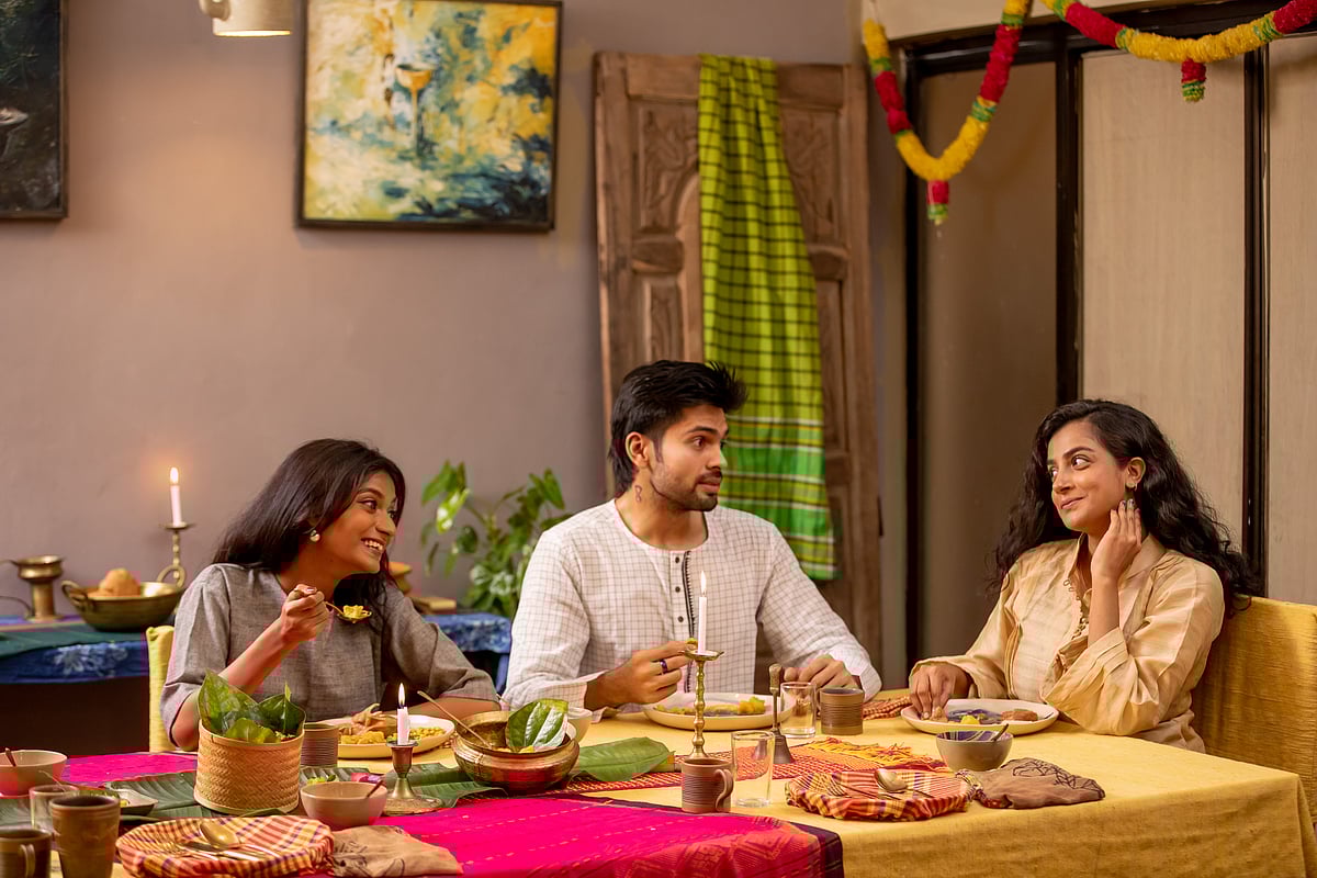 নতুন মানুষের সঙ্গে পরিচিত হোন, মিশুন, জানুন, গল্প করুন, নিজের সামাজিক বলয়ের যত্ন নিন