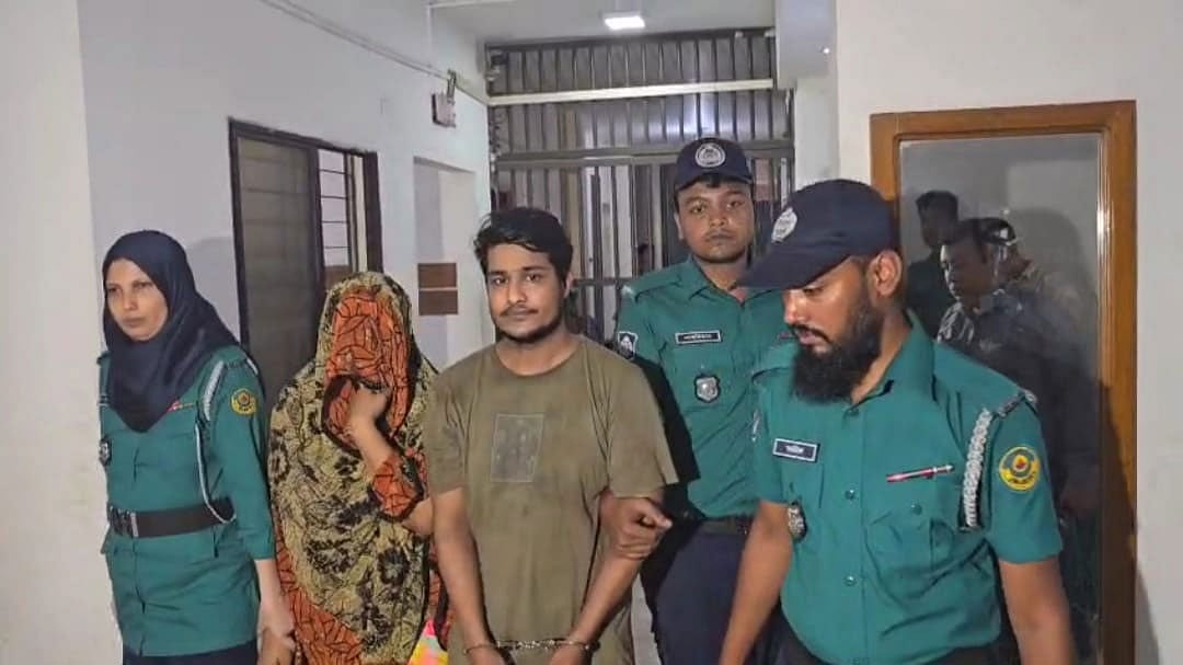 বড় ভাইকে খুনের পর লাশ গুমের জন্য নিয়ে যাওয়ার সময় গ্রেপ্তার দম্পতি