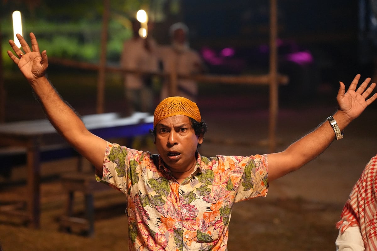 আব্বাস চরিত্রে মোশাররফ করিম