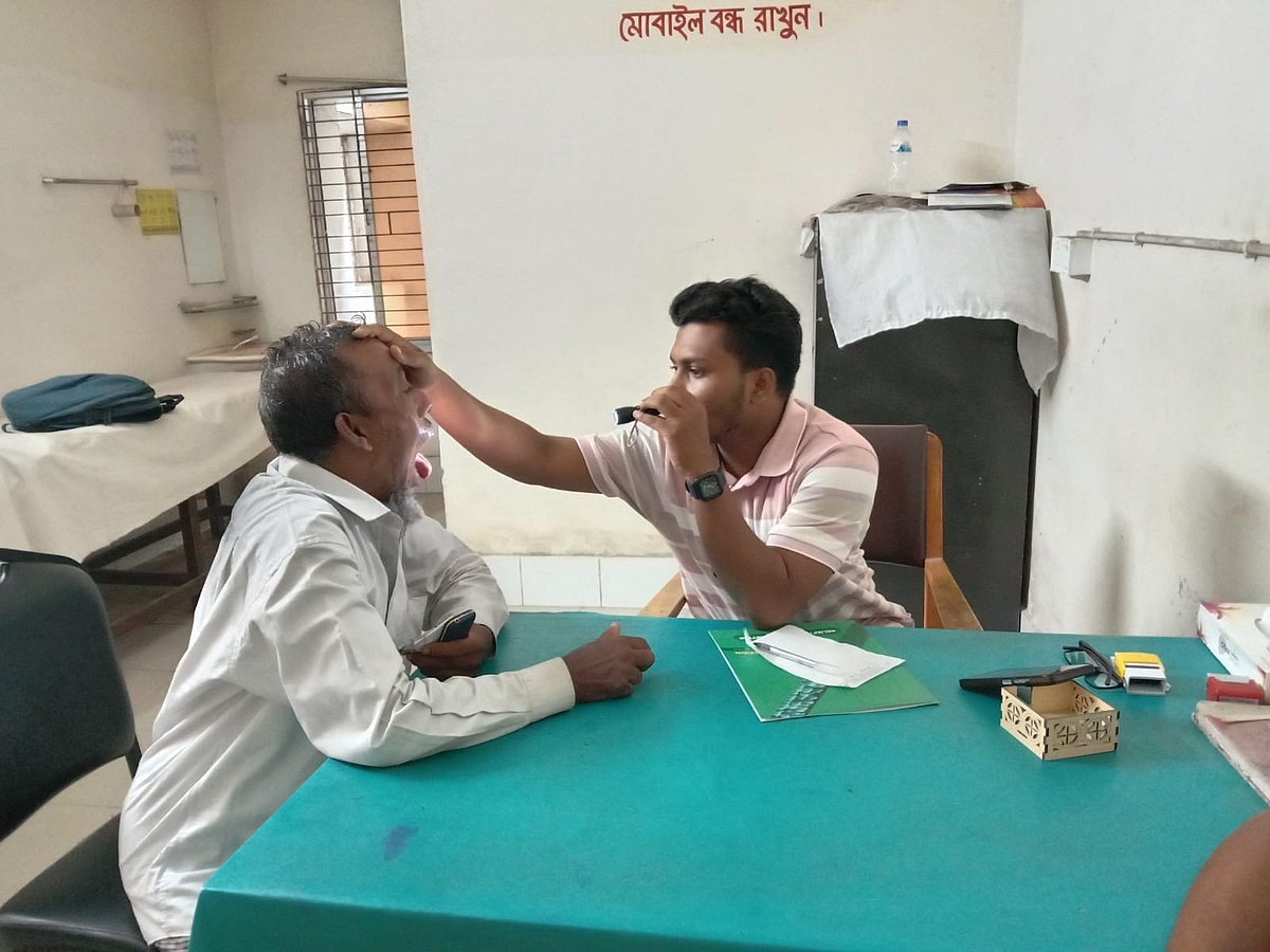 ঝিনাইদহের কোটচাঁদপুর উপজেলা স্বাস্থ্য কমপ্লেক্সে চিকিৎসকসংকট। সেকমো দিয়ে চলছে বহির্বিভাগের চিকিৎসাসেবা