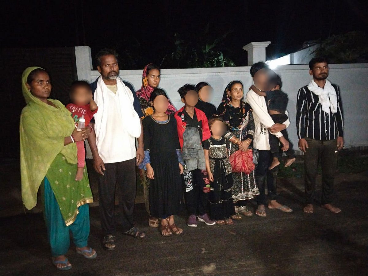 ফেনীর ছাগলনাইয়া উপজেলার যশপুর ও ফুলগাজী উপজেলার সীমান্ত দিয়ে ৬টি পরিবারের মোট ২৪ জনকে বাংলাদেশে প্রবেশ করানো হয়। আজ ভোরের দিকে তোলা