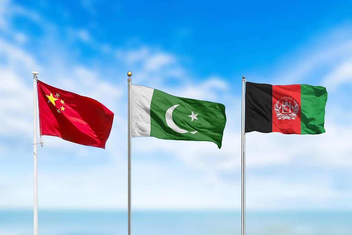 চীন, পাকিস্তান ও আফগানিস্তানের পতাকা