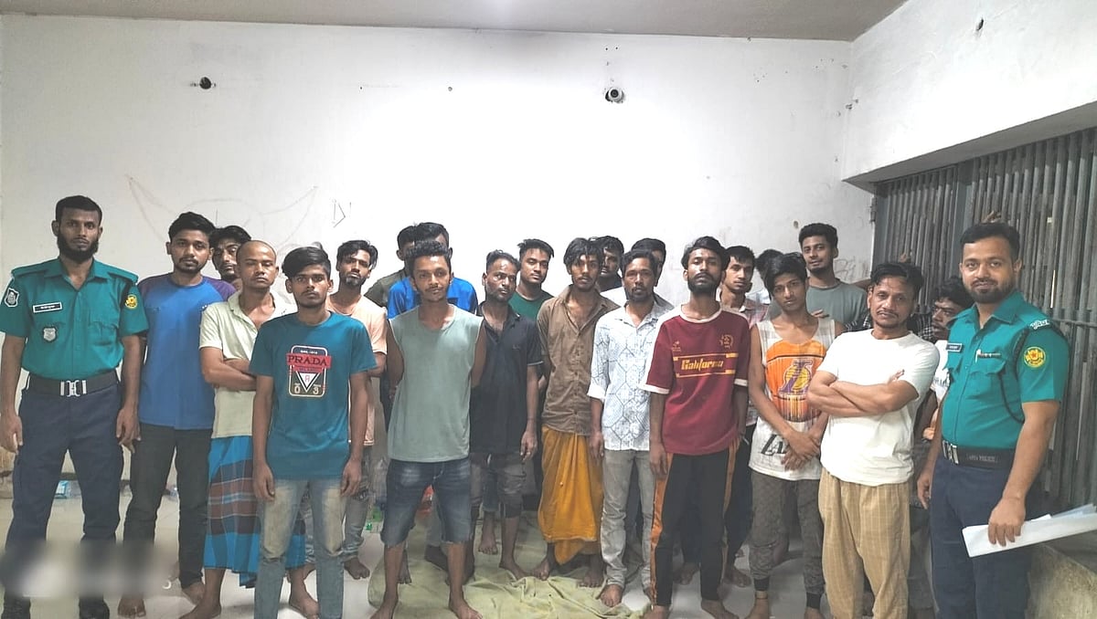 অপরাধপ্রবণতা বাড়ার পরিপ্রেক্ষিতে গোয়েন্দা তথ্যের ভিত্তিতে চালানো অভিযানে ২৬ জনকে গ্রেপ্তার করা হয়