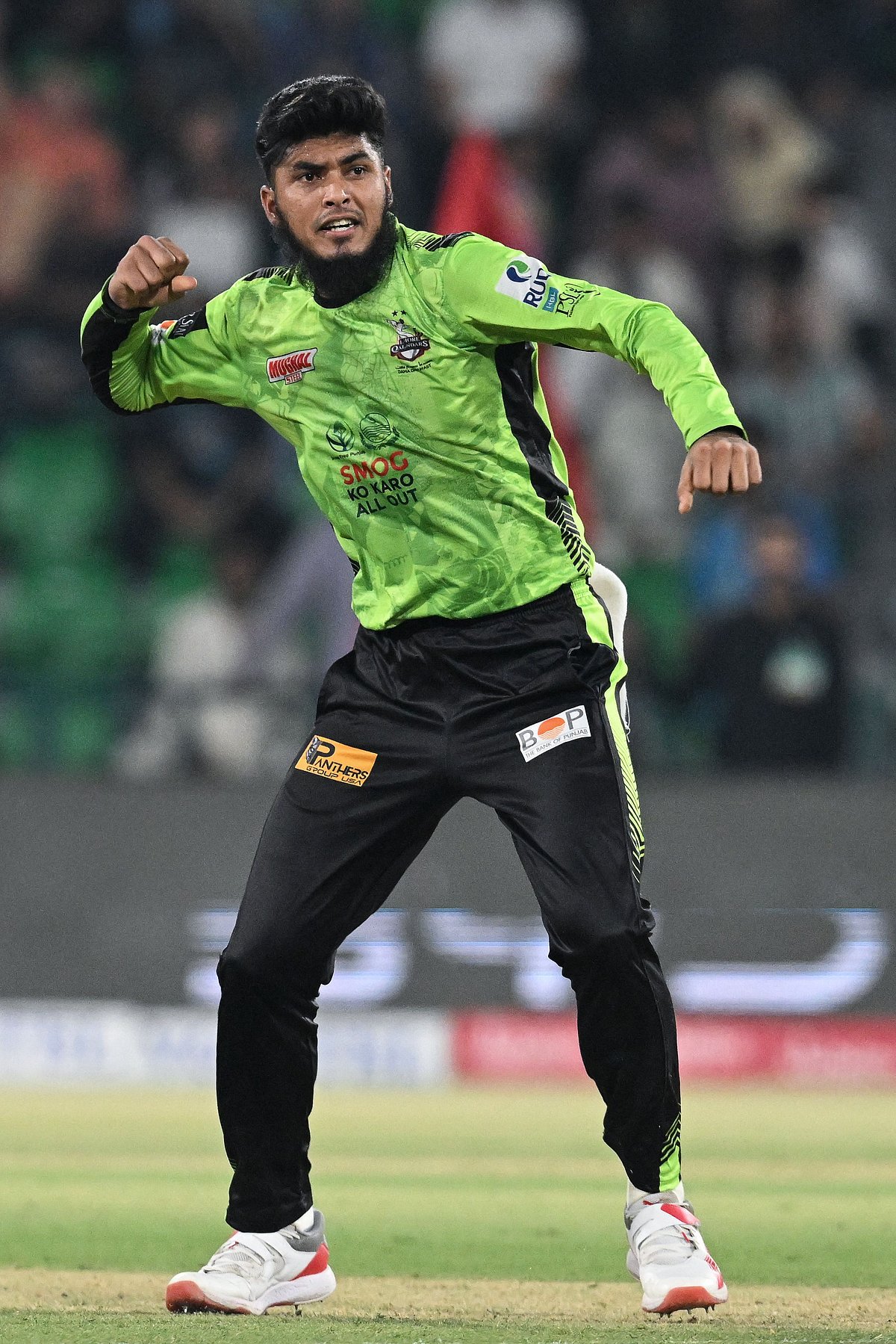 কাল ৩ উইকেট নিয়েছেন রিশাদ