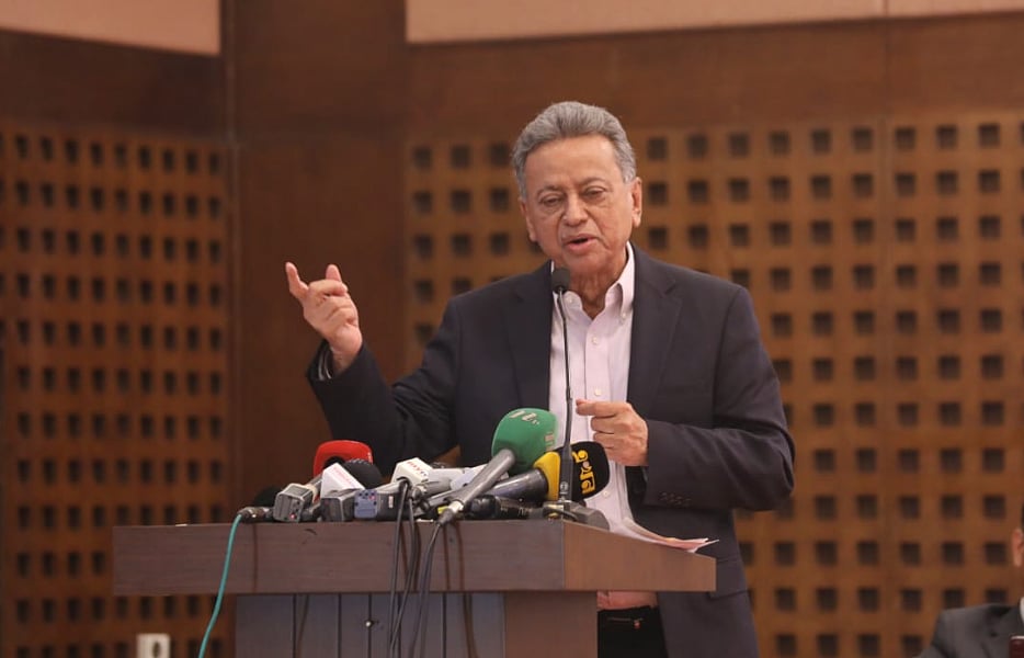 ডিএসই ব্রোকারস অ্যাসোসিয়েশন বা ডিবিএ আয়োজিত আলোচনা সভায় বক্তব্য রাখছেন বিএনপির স্থায়ী কমিটির সদস্য আমীর খসরু মাহমুদ চৌধুরী।‌ আজ শনিবার রাজধানীর নিকুঞ্জে ডিএসই কার্যালয়ে