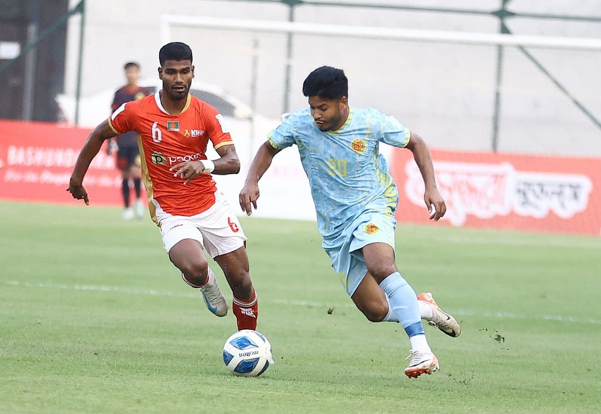 দ্বিতীয় হওয়ার লড়াই চলছে আবাহনী–কিংসের মধ্যে।