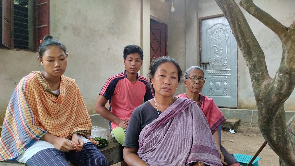 হাতির আক্রমণে নিহত এফিলিস মারাকের পরিবার