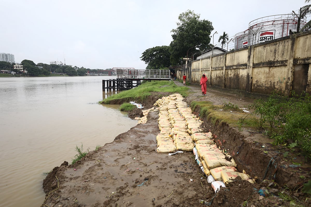 সিলেট নগরের দক্ষিণ অংশে খোজারখলা এলাকায় নদীর পার ভাঙছে। এর কয়েক হাত দূরেই ঝুঁকিপূর্ণ অবস্থায় আছে যমুনা অয়েল কোম্পানি লিমিটেডের সিলেট ডিপো