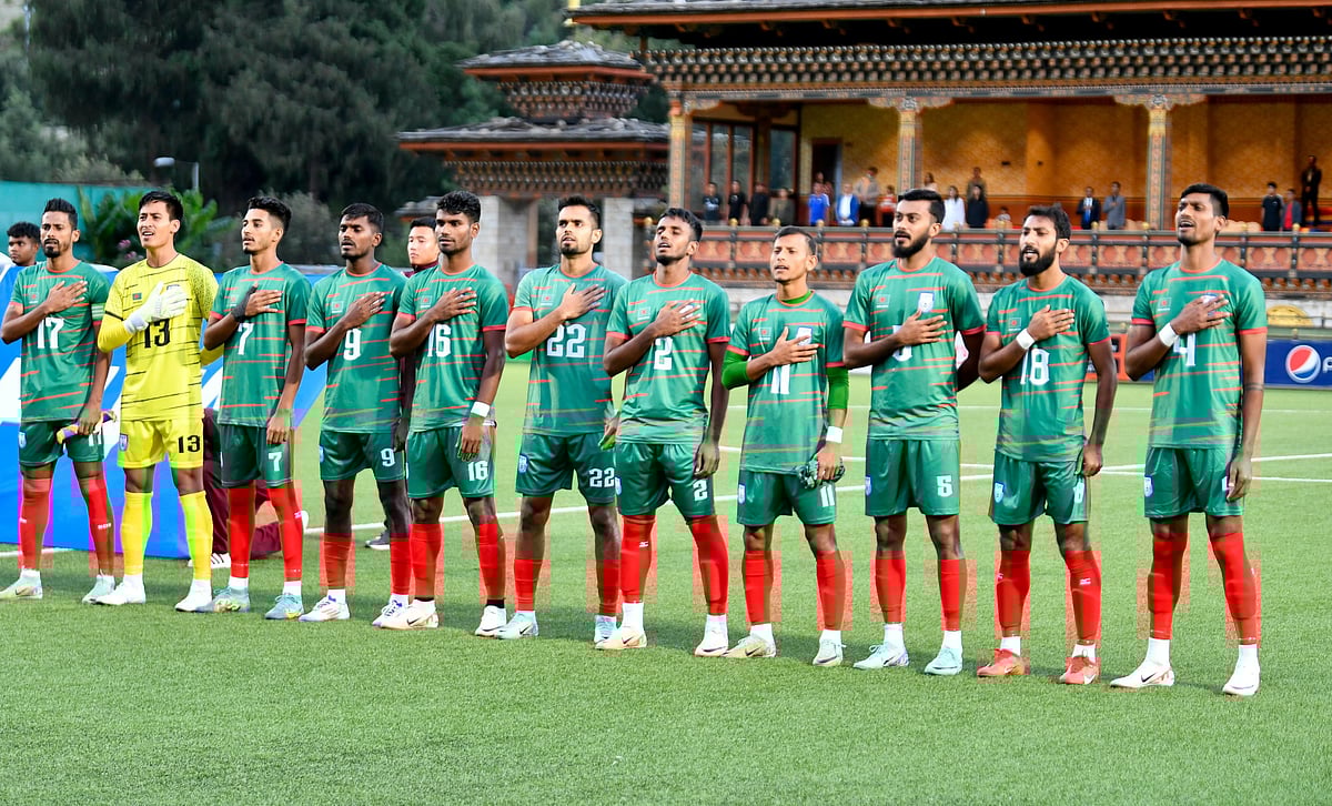 বাংলাদেশ ফুটবল দল আগামী মাসে সিঙ্গাপুরের বিপক্ষে খেলবে।