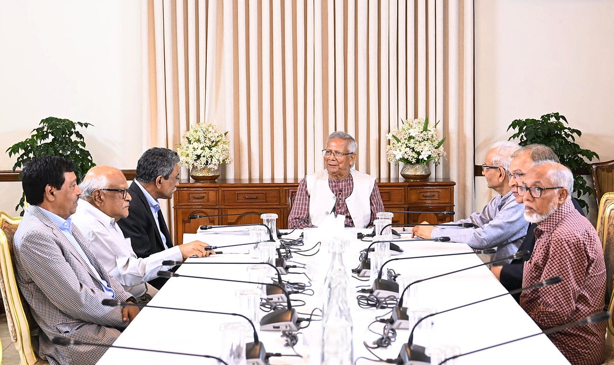 প্রধান উপদেষ্টা অধ্যাপক মুহাম্মদ ইউনূসের সভাপতিত্বে জাতীয় ঐকমত্য কমিশনের সভা হয়। আজ সোমবার সন্ধ্যায় রাষ্ট্রীয় অতিথি ভবন যমুনায়