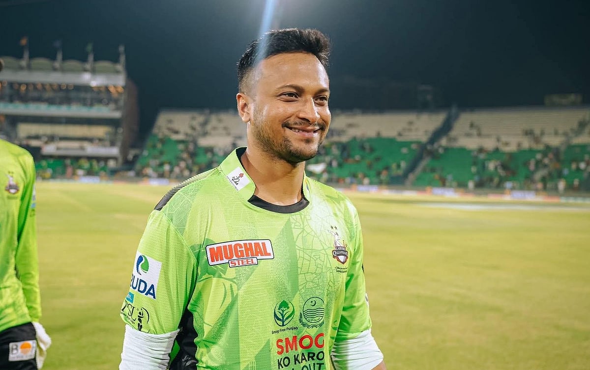 সম্প্রতি লাহোর কালান্দার্সের হয়ে পিএসএলে খেলেছেন সাকিব আল হাসান