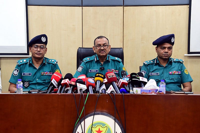 ঢাকা বিশ্ববিদ্যালয় ছাত্রদল নেতা শাহরিয়ার আলম সাম্য হত্যার তদন্তের অগ্রগতি জানাতে আজ মঙ্গলবার বিকেলে ডিএমপি মিডিয়া সেন্টারে সংবাদ সম্মেলনের আয়োজন করা হয়