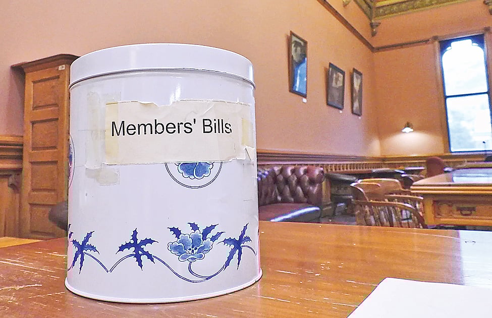 নিউজিল্যান্ডের পার্লামেন্টের ‘দ্য বিস্কুট টিন’