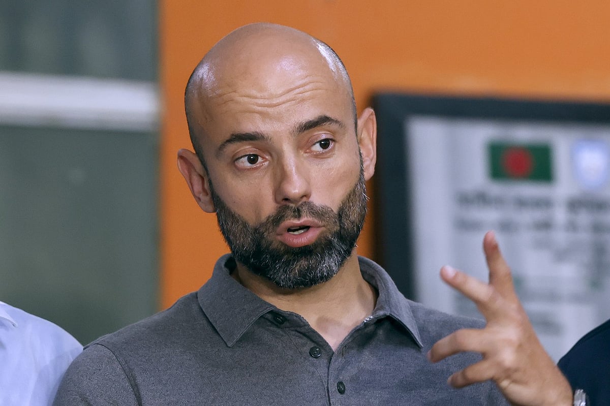 বাংলাদেশ জাতীয় ফুটবল দলের প্রধান কোচ হাভিয়ের কাবরেরা