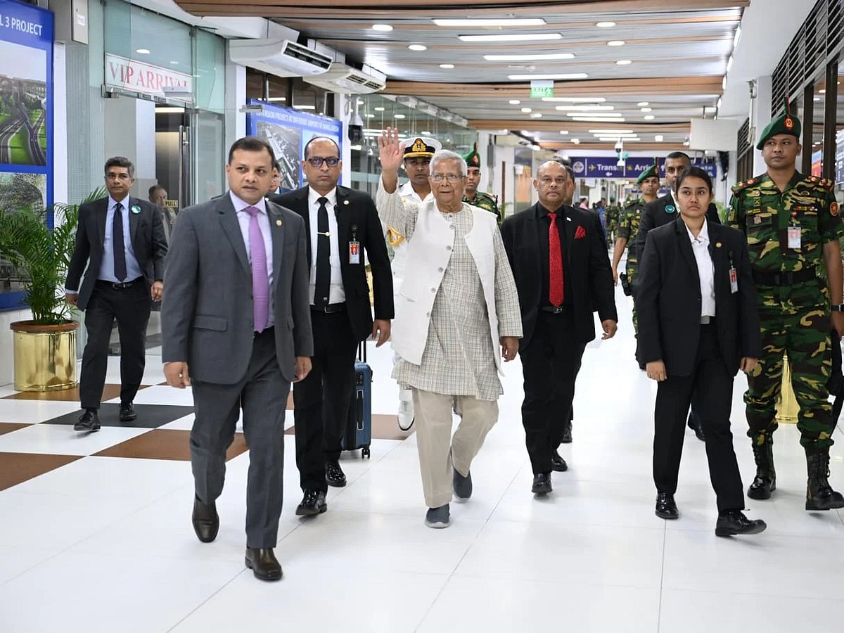 প্রধান উপদেষ্টা অধ্যাপক মুহাম্মদ ইউনূস গতকাল মঙ্গলবার দিবাগত রাতে জাপানের উদ্দেশে ঢাকা ছাড়েন