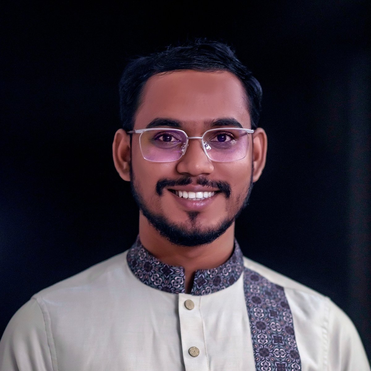 জাতীয় নাগরিক পার্টির (এনসিপি) জ্যেষ্ঠ যুগ্ম মুখ্য সমন্বয়ক ও রাজনৈতিক পর্ষদের সদস্য আবদুল হান্নান মাসউদ