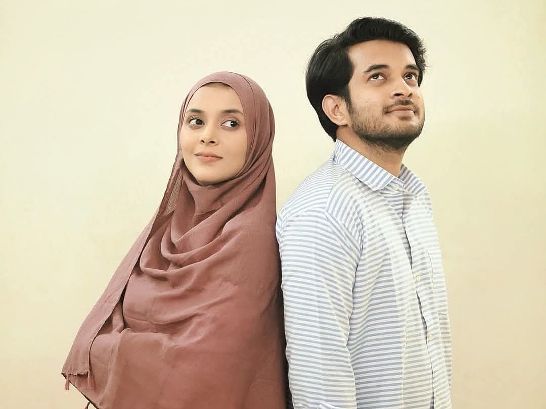 নাটকে আলাদা ধর্মাবলম্বী দুই তরুণ-তরুণীর প্রেমকে তুলে ধরা হয়েছে