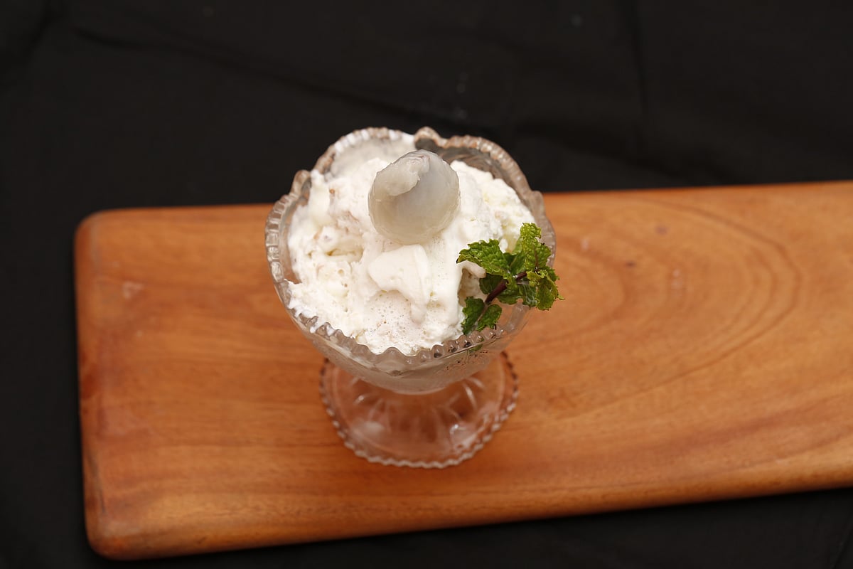 দুধ–লিচুর আইসক্রিম