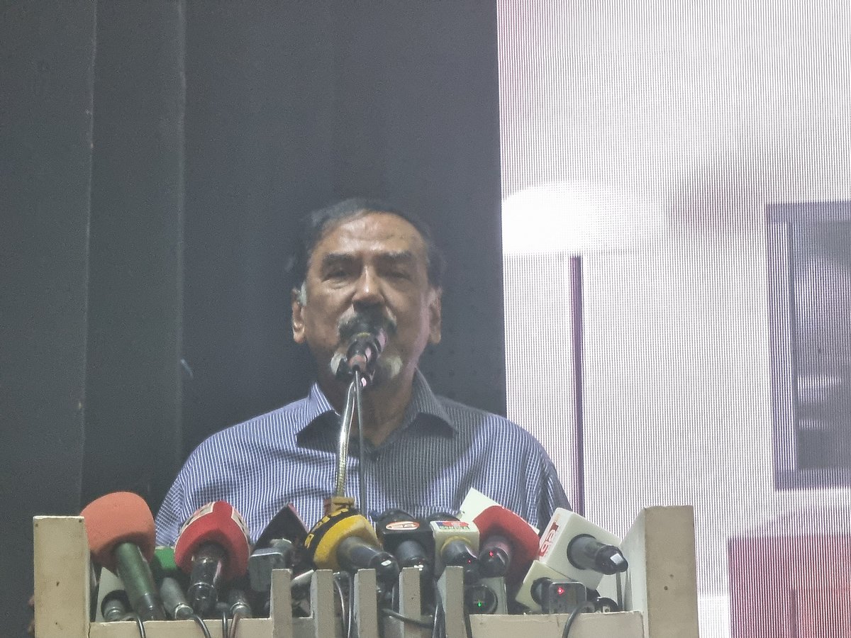 বিএনপির স্থায়ী কমিটির সদস্য মেজর (অব.) হাফিজ উদ্দিন আহমদ আলোচনা সভায় বক্তব্য দেন। বিএনপির প্রতিষ্ঠাতা ও সাবেক রাষ্ট্রপতি জিয়াউর রহমানের শাহাদাতবার্ষিকী উপলক্ষে এই আলোচনা সভার আয়োজন করে বিএনপি। ঢাকা, ২৯ মে ২০২৫