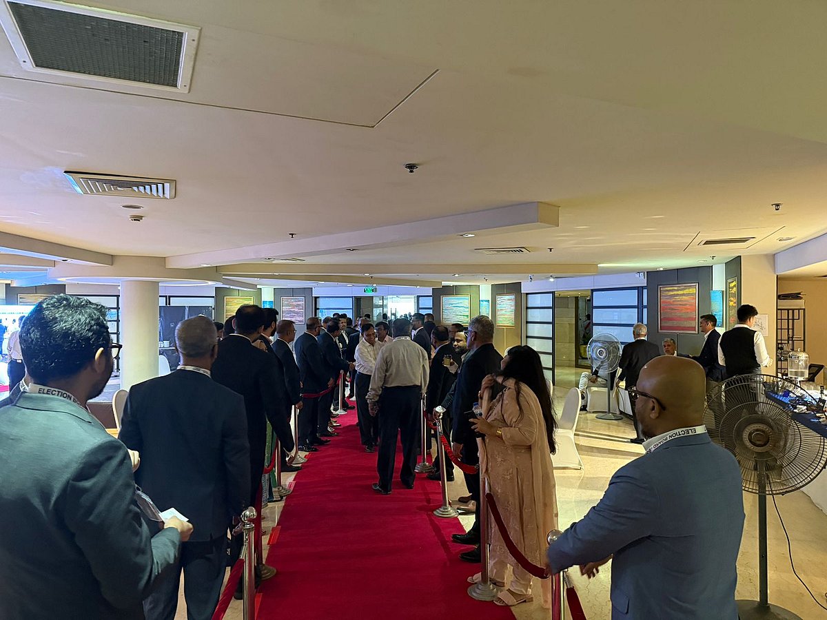 বিজিএমইএর নির্বাচনে ভোটগ্রহণ চলছে