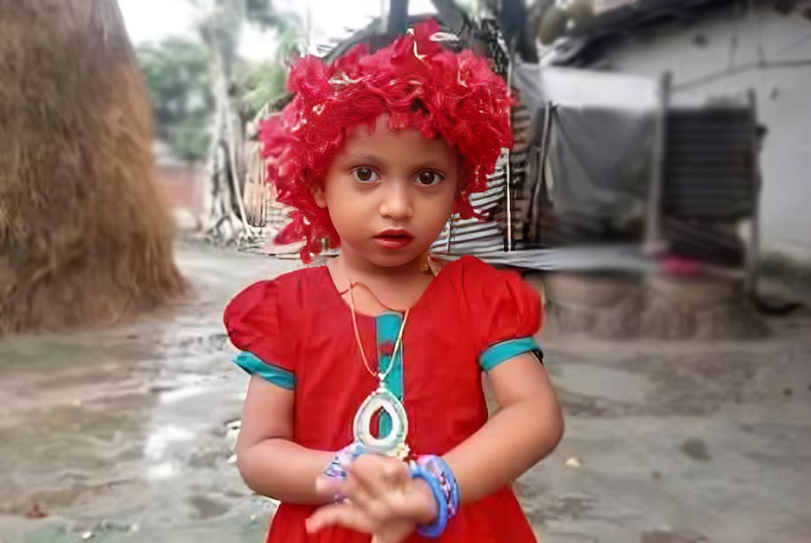 নিখোঁজের ছয় দিন পর শুক্রবার রাতে সেপটিক ট্যাংক থেকে শিশু রদিয়ার বস্তাবন্দী অর্ধগলিত লাশ উদ্ধার করা হয়েছে