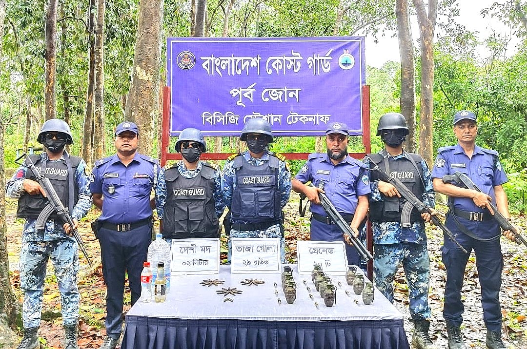 উদ্ধার হওয়া গ্রেনেড–গুলি