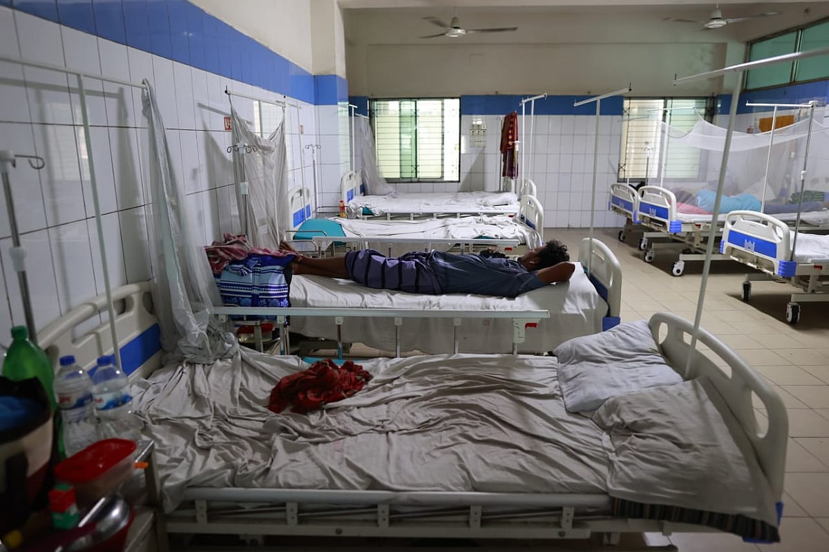 জাতীয় চক্ষুবিজ্ঞান ইনস্টিটিউট ও হাসপাতালে চিকিৎসাসেবা বন্ধ থাকায় অধিকাংশ রোগী চলে গেছেন। আগারগাঁও, ঢাকা, ৩১ মে, ২০২৫