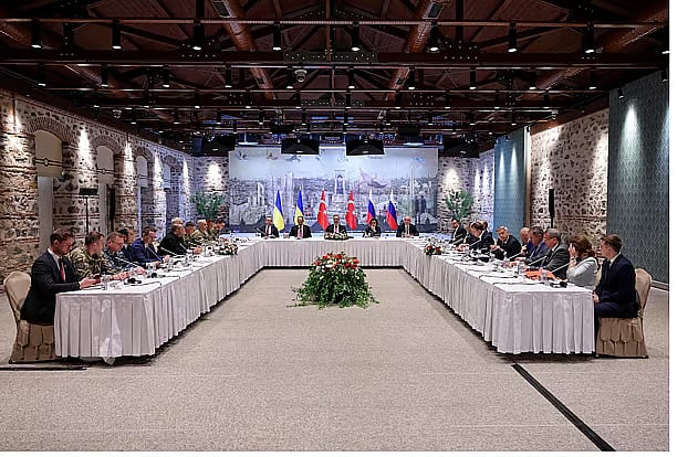 গত ১৬ মে তুরস্কের ইস্তাম্বুল শহরের দোলমাবাচে প্রাসাদে রাশিয়া ও ইউক্রেনের প্রতিনিধিদের মধ্যে বৈঠক অনুষ্ঠিত হয়। আগামী সোমবার ইস্তাম্বুল শহরে আরও একটি বৈঠক অনুষ্ঠিত হতে পারে।