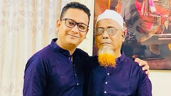 বাবার সঙ্গে তপু খান। নির্মাতার সৌজন্যে