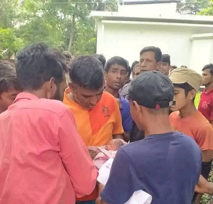 চট্টগ্রামের মিরসরাইয়ে মায়ানী গ্রামে খালের পাড় থেকে উদ্ধার করা হয় একটি নবজাতককে। আজ সকালে তোলা