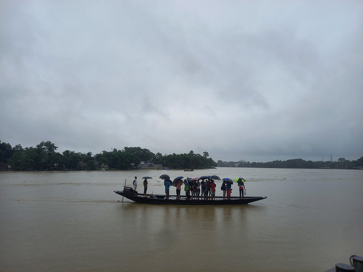 সুনামগঞ্জে টানা বৃষ্টি ও উজানের ঢলে নদীর পানি বাড়ছে