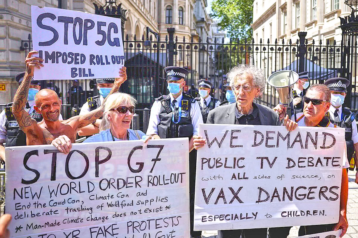 প্রচলিত বিশ্বব্যবস্থা নিয়ে দেশে দেশে ক্ষোভ বাড়ছেই